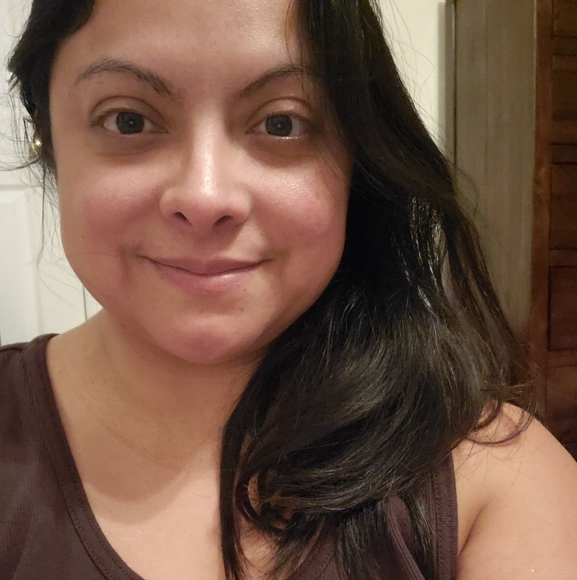 Meet your Posh Ambassador, Stella - Picture 2 of 4